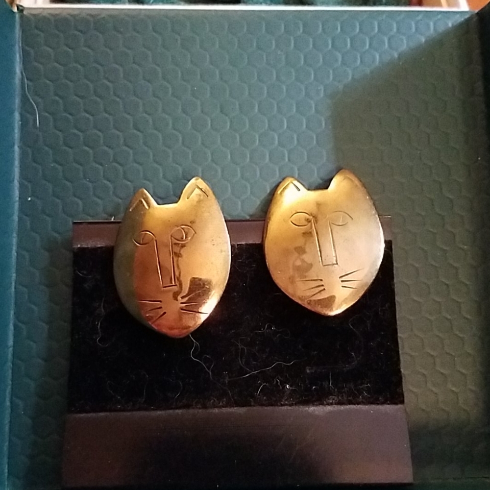 Gold tone brass french wire earrings
